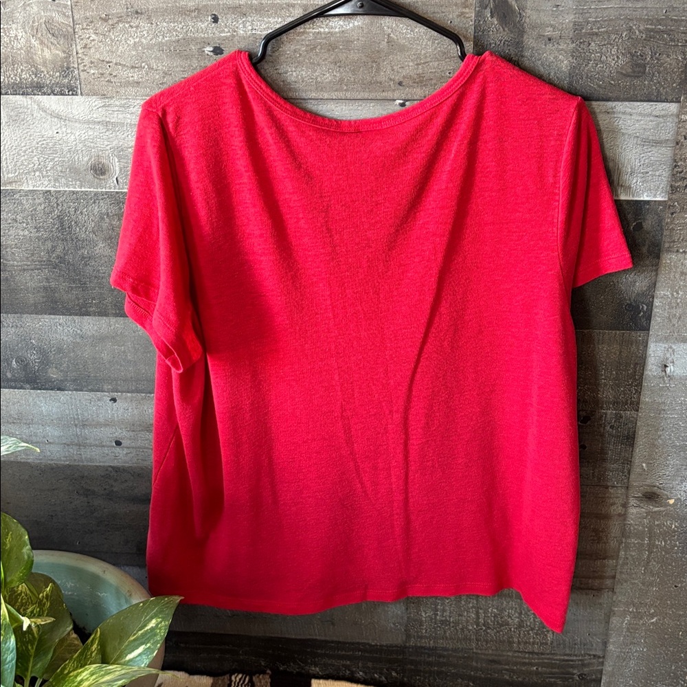 V-neck button top - Picture 4 of 5